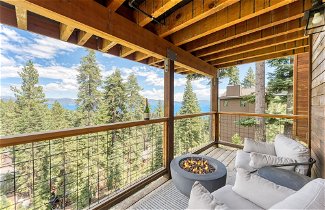 Foto 1 - Lake Tahoe Luxury Cabin by Avantstay Lake View