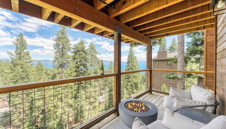 Foto 1 - Lake View, Firepit, Game Room Remodeled Lake Tahoe Luxury Cabin by Avantstay