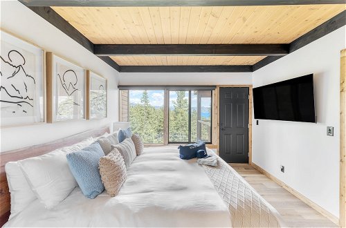 Foto 24 - Lake Tahoe Luxury Cabin by Avantstay Lake View