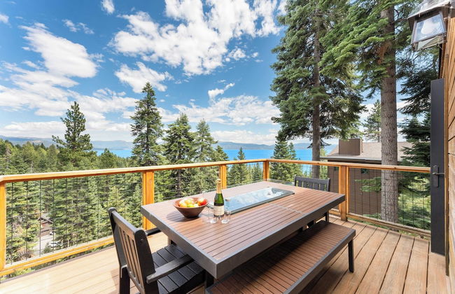 Lake View, Firepit, Game Room Remodeled Lake Tahoe Luxury Cabin by Avantstay - Foto 31