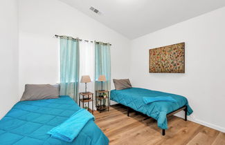 Photo 3 - New Listing University Pastoral