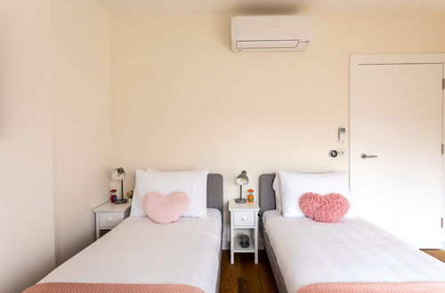 Photo 6 - Amazing 2 bed Maida Vale Apartment w/ Patio