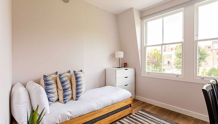 Photo 1 - Amazing 2 bed Maida Vale Apartment w/ Patio