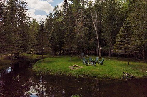 Foto 46 - Nature's Beauty Loft Forks River Lodge