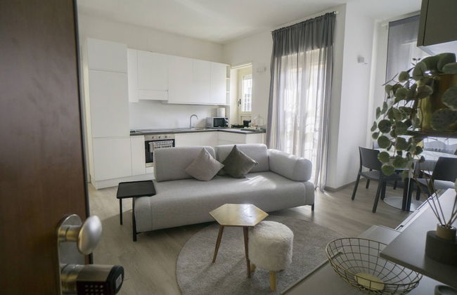 Charming and Modern Three-bedroom Apartment in the Heart of the City of Asti - Foto 18