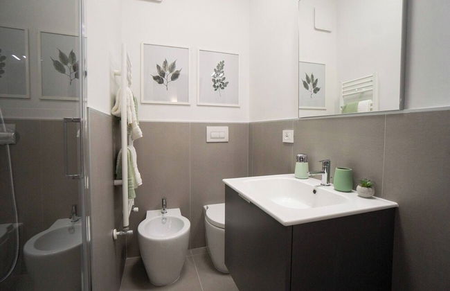 Charming and Modern Three-bedroom Apartment in the Heart of the City of Asti - Foto 16