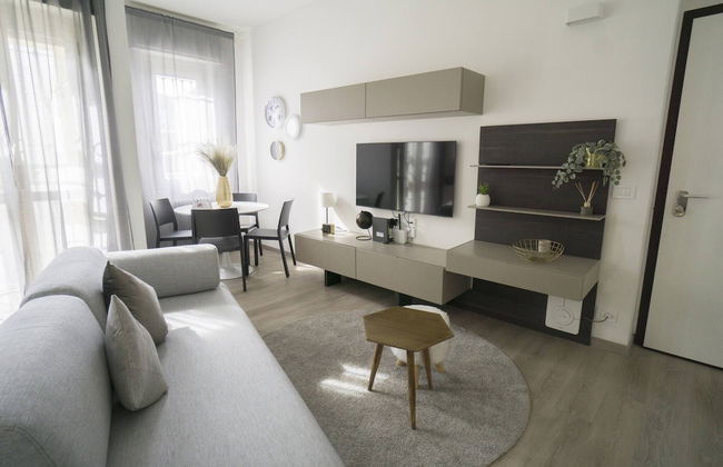 Charming and Modern Three-bedroom Apartment in the Heart of the City of Asti - Foto 12