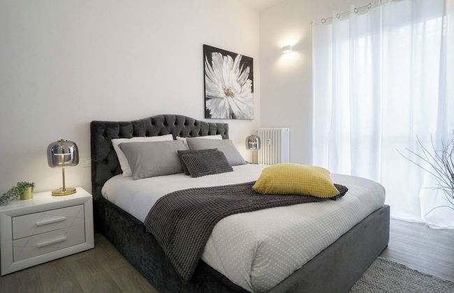Charming and Modern Three-bedroom Apartment in the Heart of the City of Asti - Foto 5