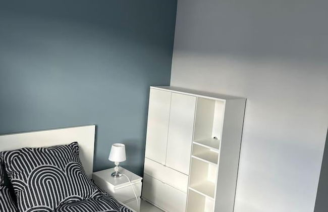 1-bed Top Floor Apartment in Warszawa - Foto 8
