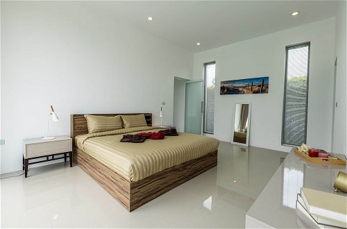 Photo 10 - Modern 4 Bedroom Pool Villa - KHA5