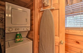 Foto 2 - Romantic Pigeon Forge Cabin Rental w/ Hot Tub