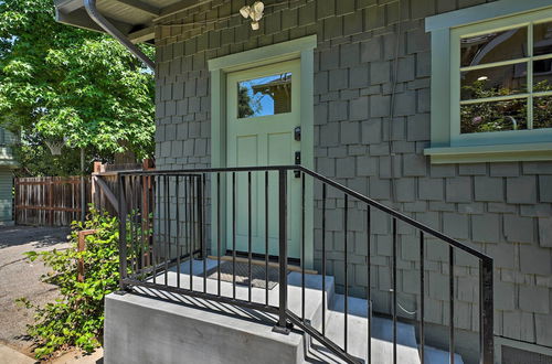 Photo 18 - Inviting Bungalow w/ Deck, Close to Dtwn LA