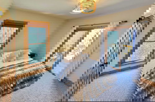 Foto 35 - Secluded Sapphire Chalet w/ Game Room + Decks