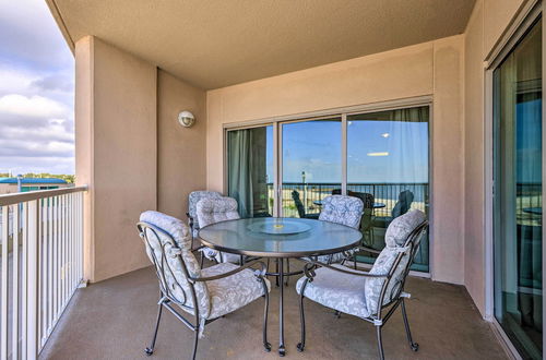 Foto 13 - Sunny Beachfront Biloxi Condo w/ Resort Amenities