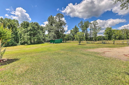 Photo 13 - Charming Countryside Home w/ Covered Porch