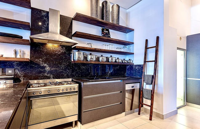 YOLO Spaces – The White House Boutique Villa - Foto 22
