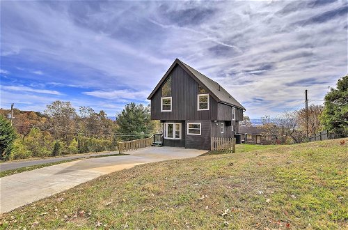 Photo 17 - Updated Kingsport Home w/ Deck + Mtn Views