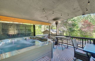 Foto 1 - Ronald Vacation Rental Cabin With Private Hot Tub