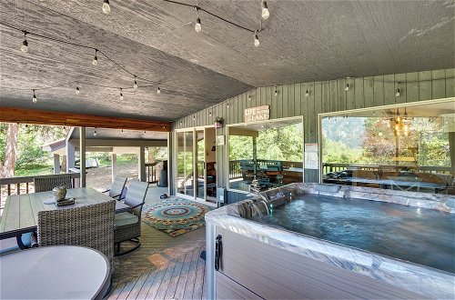 Foto 42 - Ronald Vacation Rental Cabin With Private Hot Tub