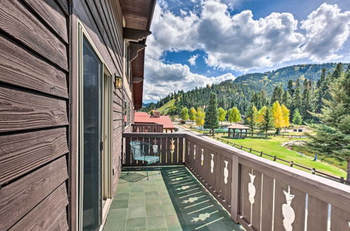 Photo 3 - Cozy Red River Alpine Condo w/ Mountain Views