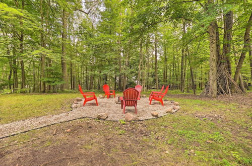 Photo 5 - Pet-friendly Stanwood Sanctuary w/ Fire Pit