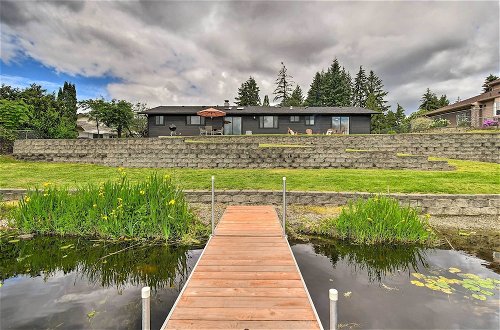 Photo 18 - Stylish Olympia Home w/ Private Boat Dock