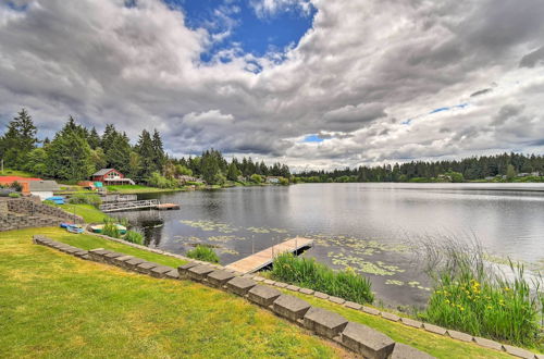 Photo 7 - Stylish Olympia Home w/ Private Boat Dock