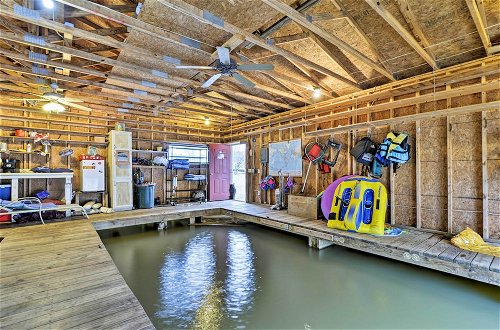 Foto 18 - Guntersville Lake Home w/ Deck & Covered Boat Slip