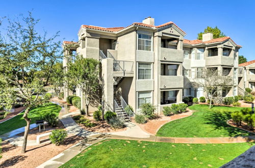 Photo 18 - Phoenix Condo w/ Balcony, Pool & Hot Tub Access