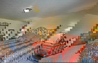 Foto 2 - Luxe Group Getaway in Granby: Golf, Ski, Hike