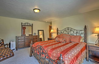 Foto 2 - Luxe Group Getaway in Granby: Golf, Ski, Hike