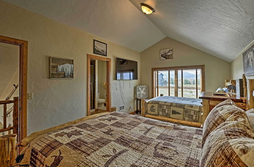 Foto 8 - Luxe Group Getaway in Granby: Golf, Ski, Hike