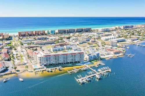 Foto 22 - Okaloosa Island Escape: Bayfront Condo Near Beach