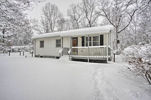 Foto 5 - Wooded Twin Lakes Retreat: 13 Mi to Lake Michigan