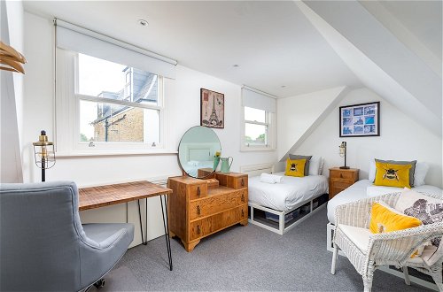 Photo 4 - Delightful Family Home With Garden in Balham by Underthedoormat