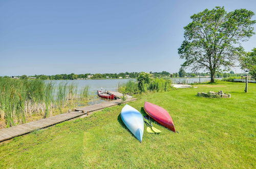 Foto 2 - Scenic Cape Vincent Retreat: Walk to Marina