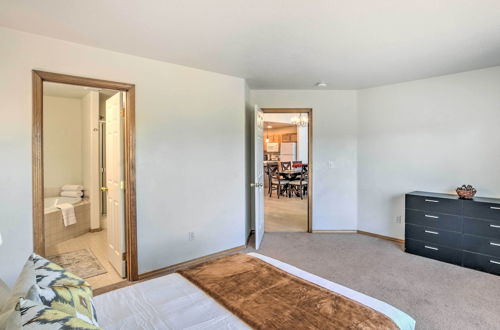 Photo 21 - Bright Klamath Falls Townhome w/ Resort Perks