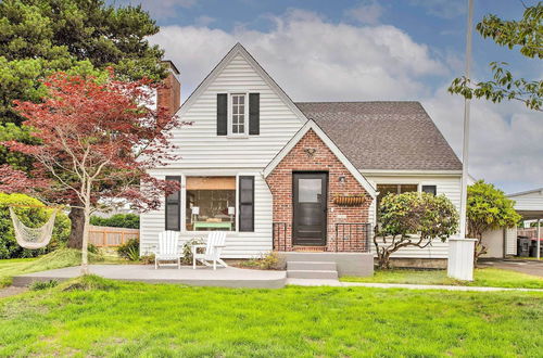 Photo 1 - Seaside Cottage With Hot Tub: Walk to the Beaches