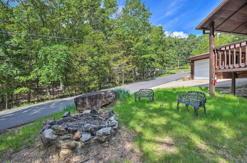 Photo 16 - Lush Garfield Cabin w/ Community Pool & Lake