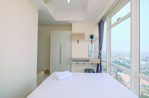 Foto 5 - Modern Look And Comfy 2Br At Menteng Park Apartment