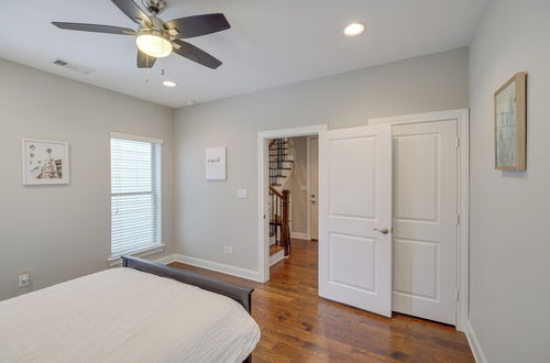 Photo 10 - Spacious Houston Townhome ~ 5 Mi to Downtown