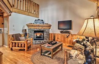 Photo 1 - Pigeon Forge Vacation Rental: 1 Mi to Dollywood