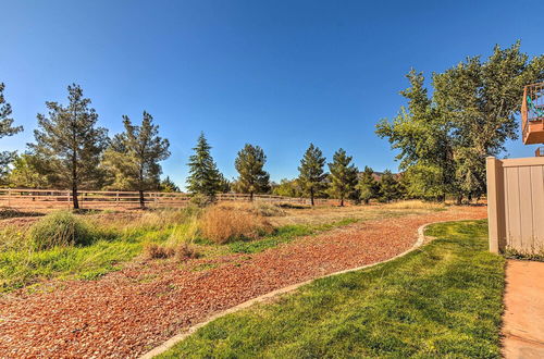 Foto 30 - Updated Townhome w/ Patio & Red Rock Views