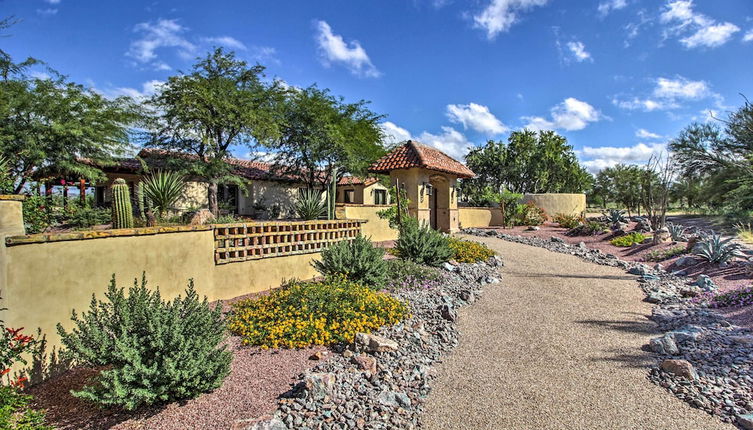 Foto 1 - Luxe Tucson Vineyard Home w/ Views & Fire Pit