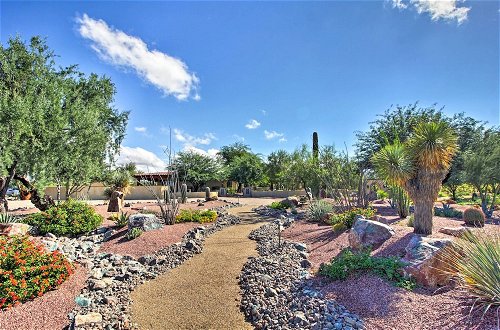 Foto 9 - Luxe Tucson Vineyard Home w/ Views & Fire Pit