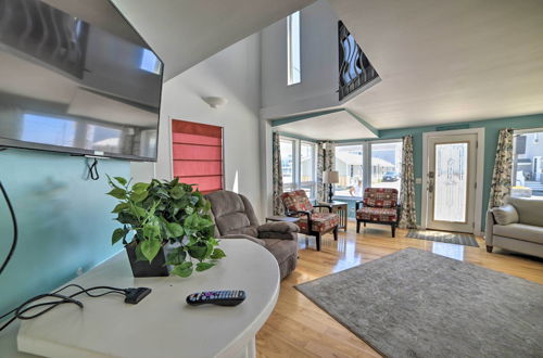 Photo 4 - Sun-soaked Coastal Cottage w/ Deck + Walk to Beach