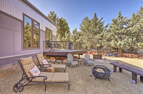 Foto 12 - Sleek, Modern Sedona Home w/ Rock Views & Hot Tub