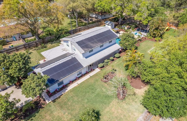 Luxe Largo Retreat: Pool, Games, Basketball & More - Foto 72