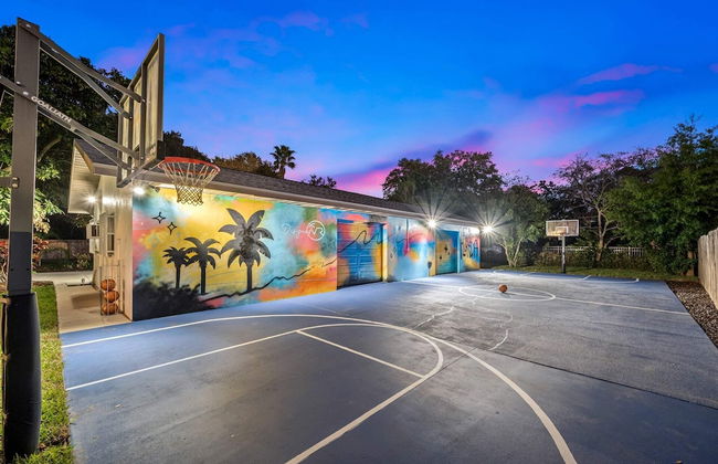 Luxe Largo Retreat: Pool, Games, Basketball & More - Foto 36