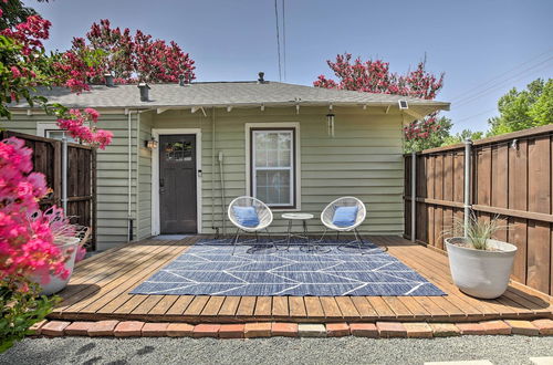 Photo 7 - Bright Bungalow G in Dallas w/ Outdoor Patio